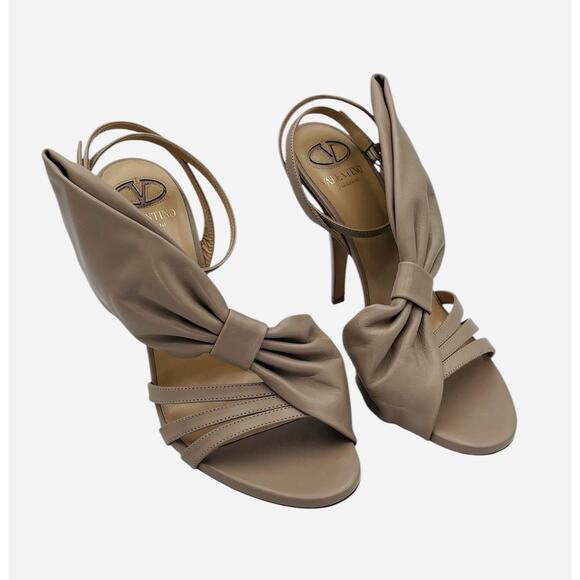 Valentino Garavani Leather Bow Knot Ankle Strap Sandals Size 38.5 US 8.5 - Picture 3 of 11